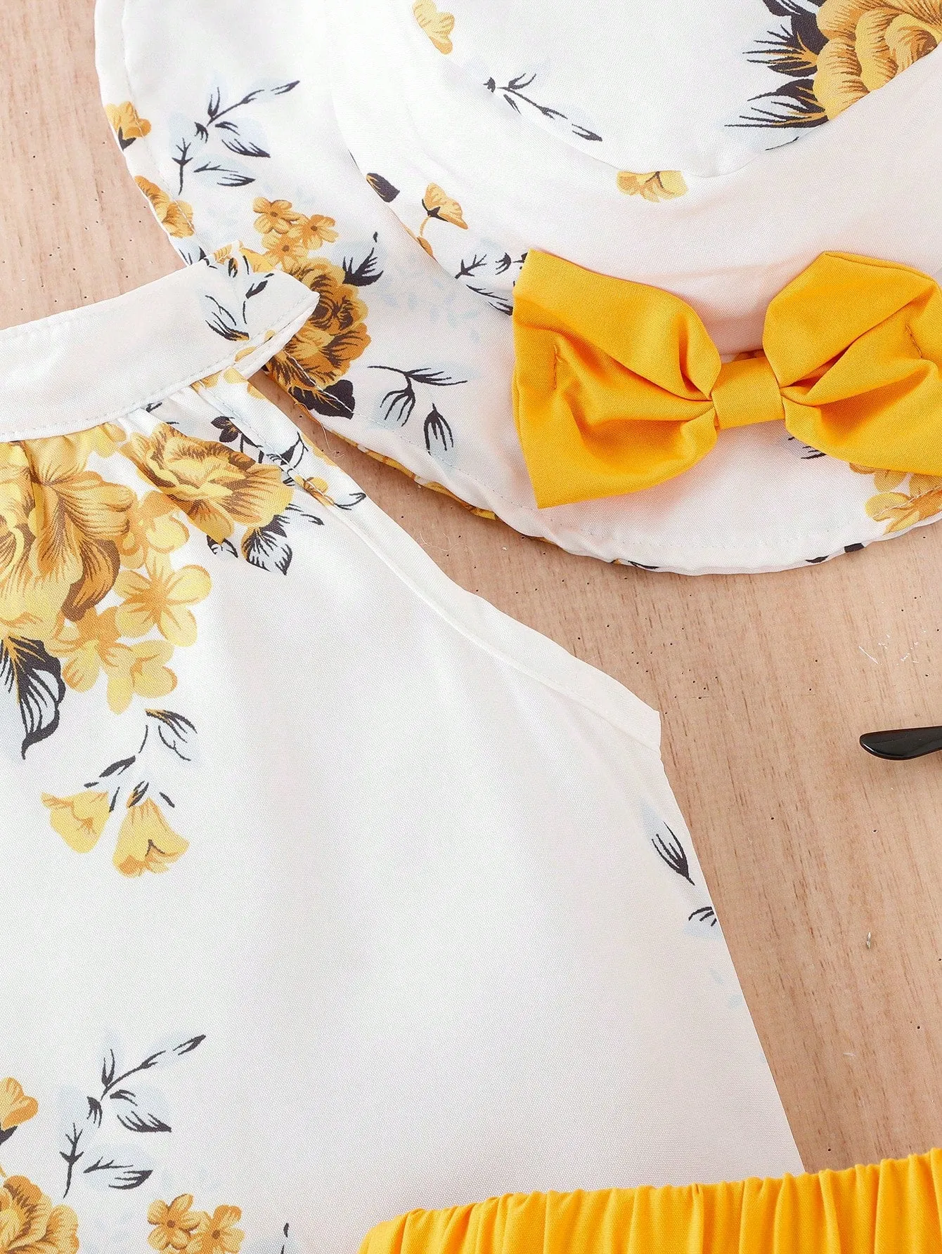 Baby Girl Floral Print Halter Top & Layer Hem Skirt & Hat FD