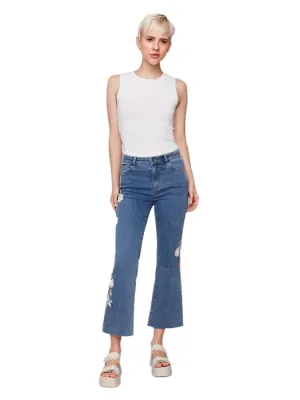 EMBROIDERED CROCHET MEDUIM WASH FLARE JEAN