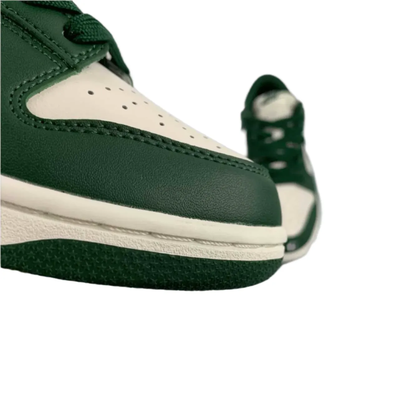 Nike Dunk Low "School Uniform"
