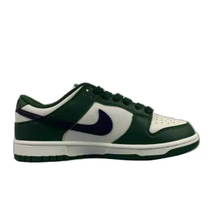 Nike Dunk Low "School Uniform"