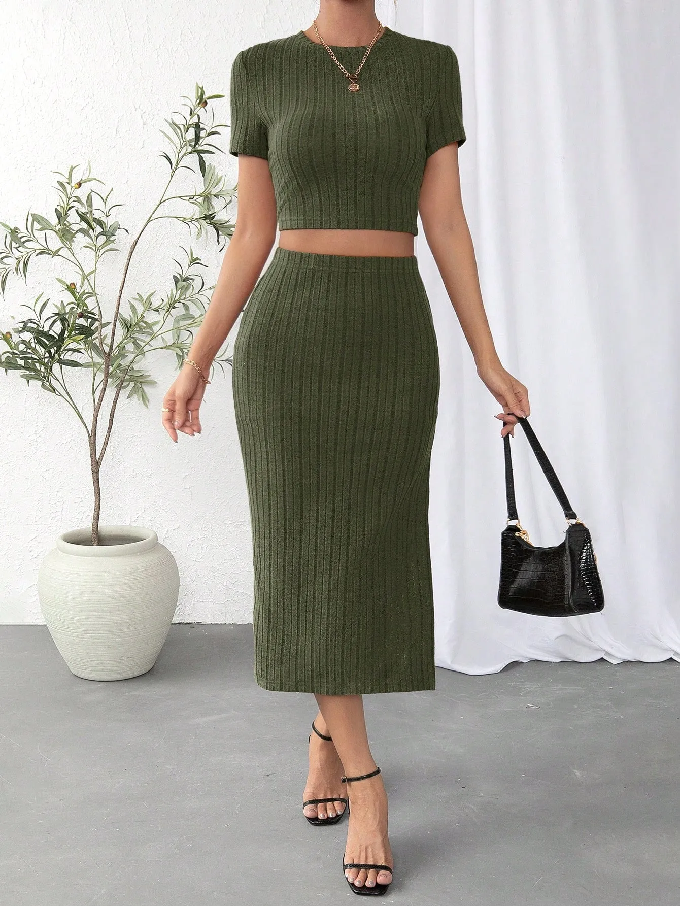 Solid Crop Tee & Split Thigh Skirt SS24 -FD