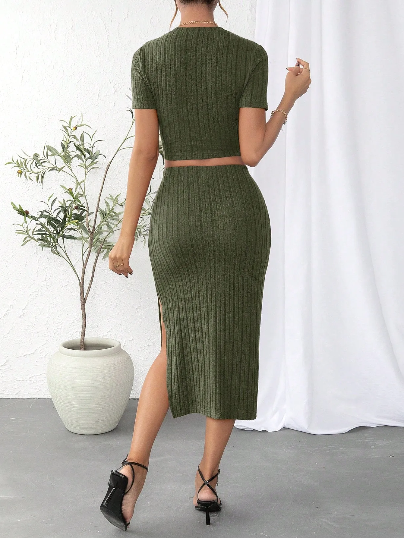 Solid Crop Tee & Split Thigh Skirt SS24 -FD