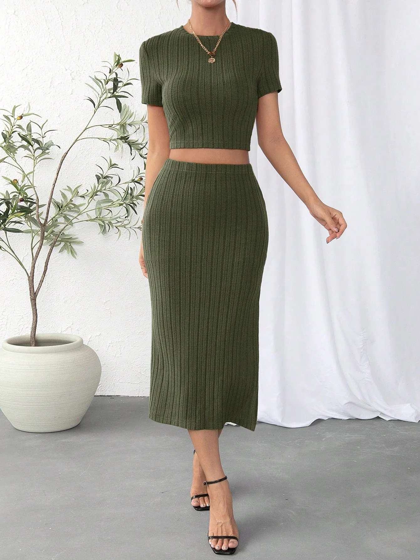 Solid Crop Tee & Split Thigh Skirt SS24 -FD